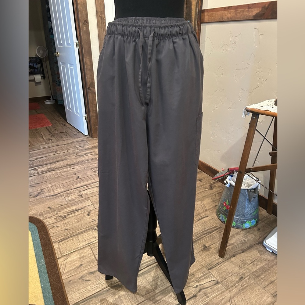 Gray Scrub Pants with Elastic Waistband and Soft Material